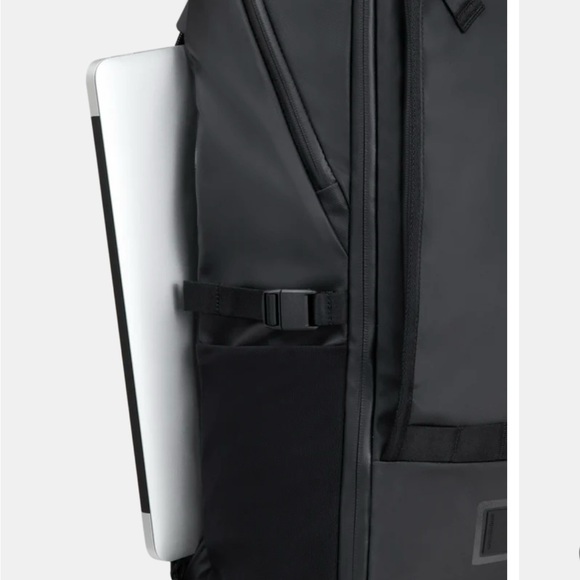 Timbuk2 expandable backpack - Picture 6 of 10